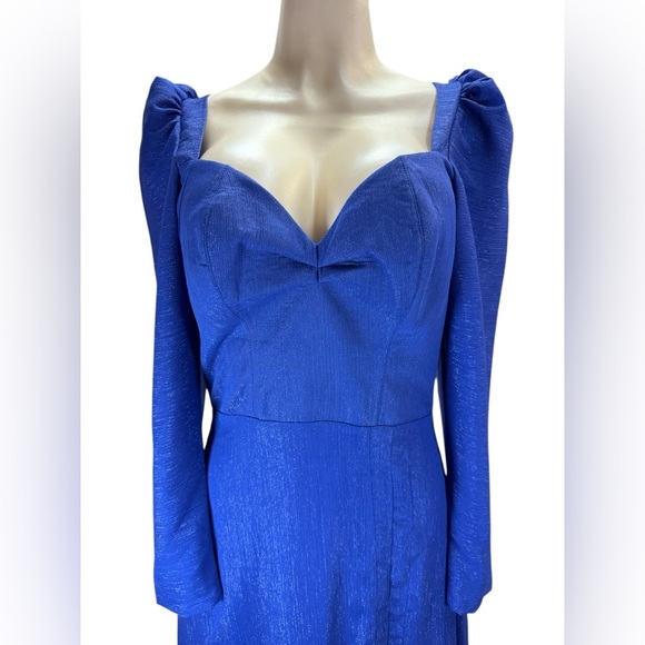 Rendoll Lagos.Blue Sweetheart Neckline Gown with Puff Sleeves - Picture 4 of 10